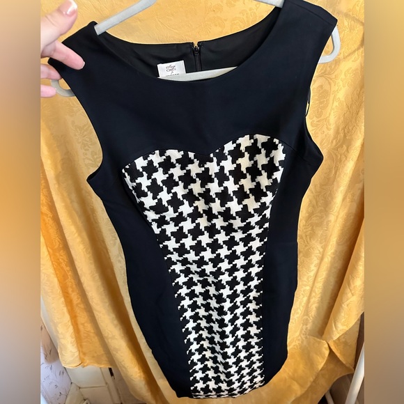 Boutique Black Sleeveless Chevron Dress - Picture 3 of 7